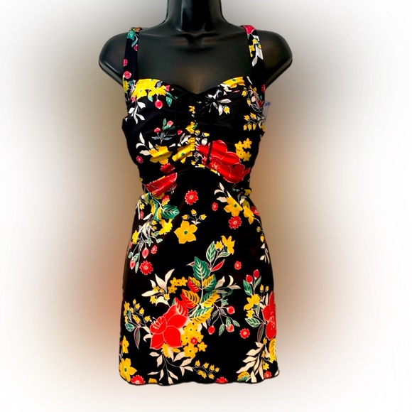 Other - LNWT Septangle Swim Top